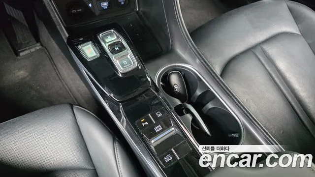 Hyundai Sonata Sonata (DN8) 2.0 LPG(Для маломобильных пассажиров) — Фото автомобиля 9