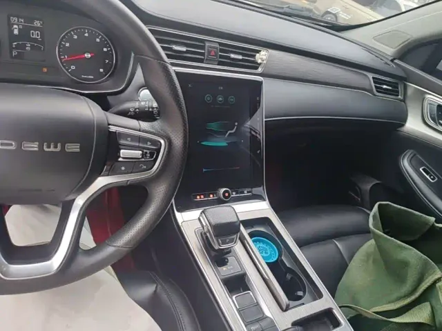 Roewe RX5 — Фото автомобиля 9