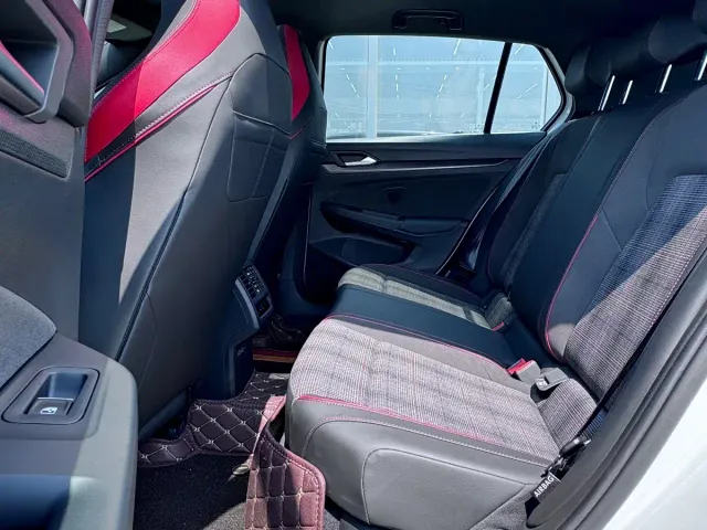 Volkswagen Golf GTI — Фото автомобиля 12