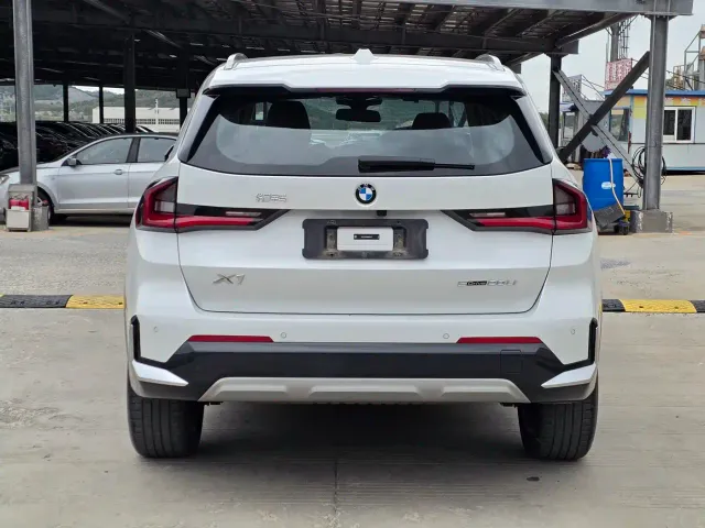 BMW X1 — Фото автомобиля 6