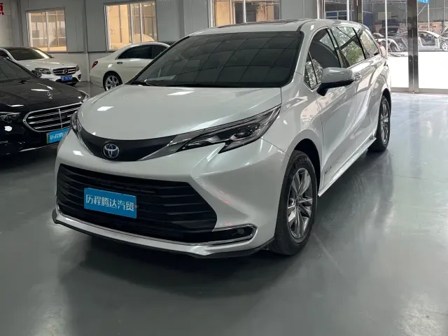 Фотография автомобиля — Toyota Sienna