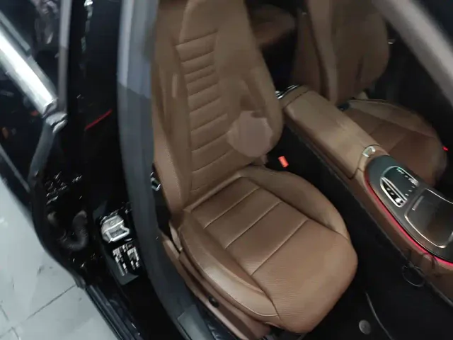 Mercedes-Benz E-Class — Фото автомобиля 19