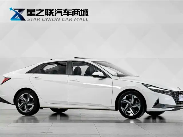 Hyundai Elantra — Фото автомобиля 5