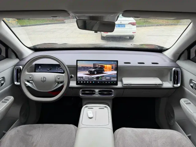 Leapmotor B10 — Фото автомобиля 6