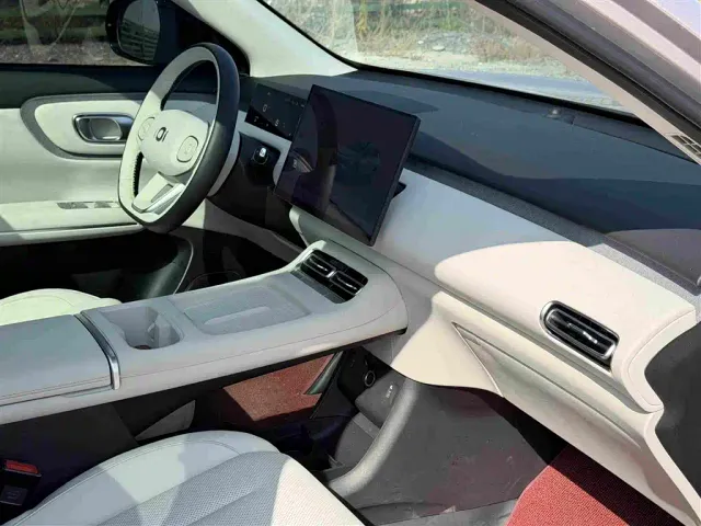Changan Qiyuan Q05 — Фото автомобиля 12