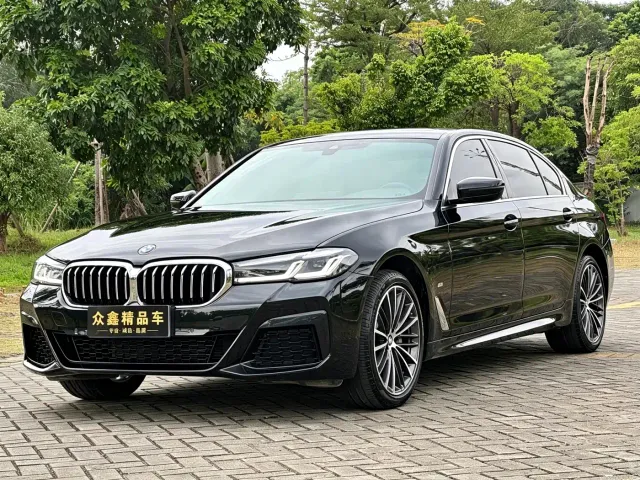 Фотография автомобиля — BMW 5 Series