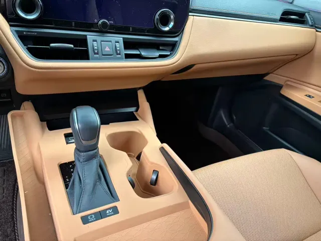 Lexus ES — Фото автомобиля 4