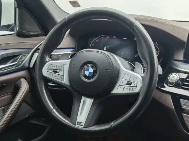BMW 5 Series — Фото автомобиля 9