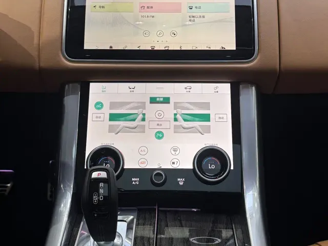 Land Rover Range Rover Sport — Фото автомобиля 17