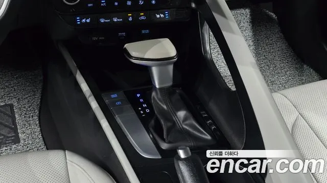 Hyundai Avante CN7 — Фото автомобиля 9