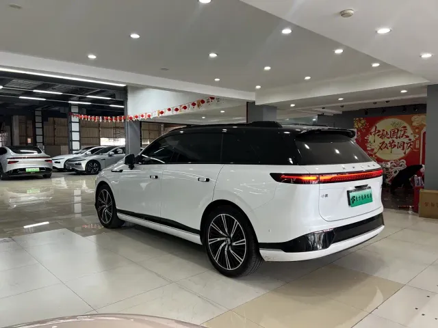 Xpeng G9 — Фото автомобиля 6