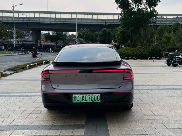 Xpeng P7+ — Фото автомобиля 5