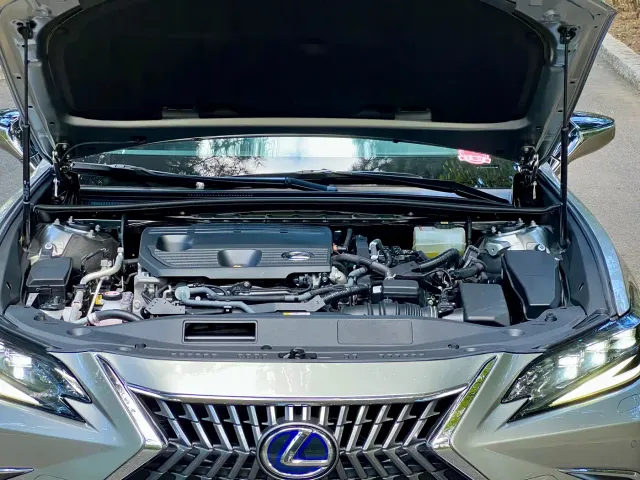 Lexus ES — Фото автомобиля 29