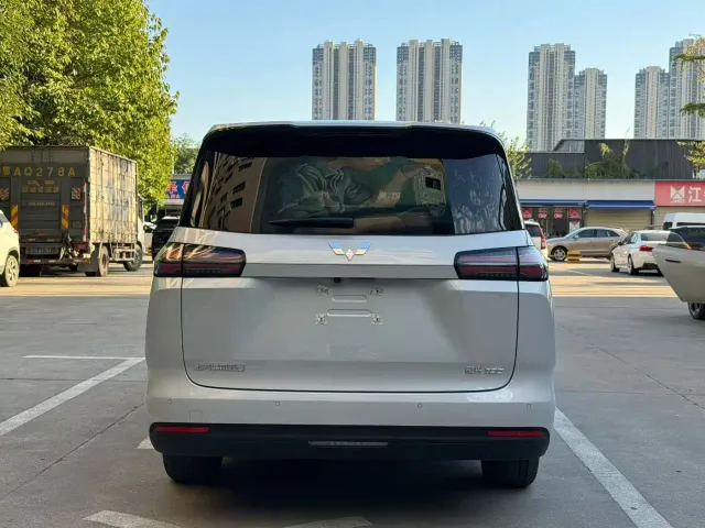 Wuling Starlight 730 — Фото автомобиля 8