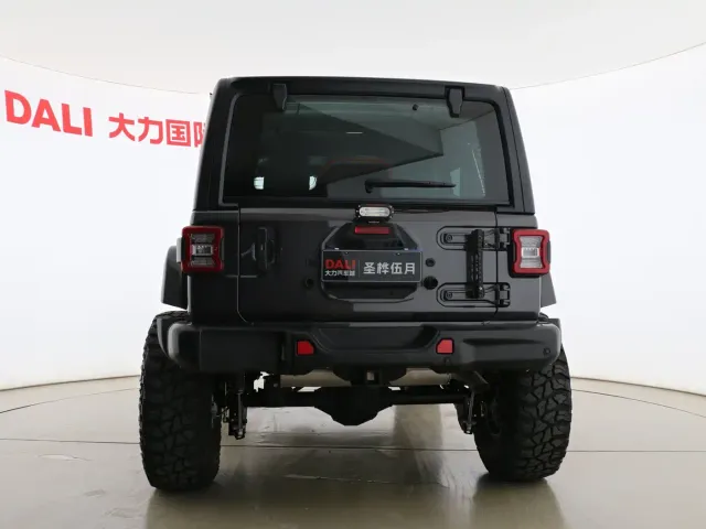 Jeep Wrangler — Фото автомобиля 12