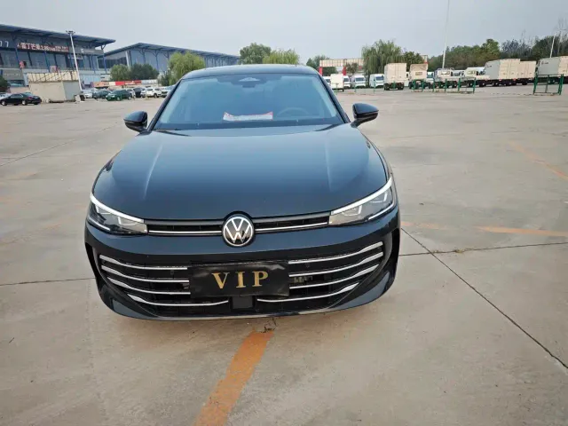 Volkswagen Passat — Фото автомобиля 2