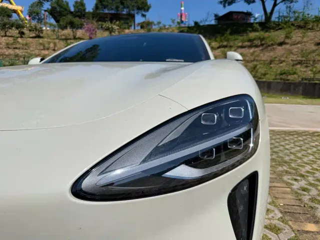 Xiaomi SU7 — Фото автомобиля 7