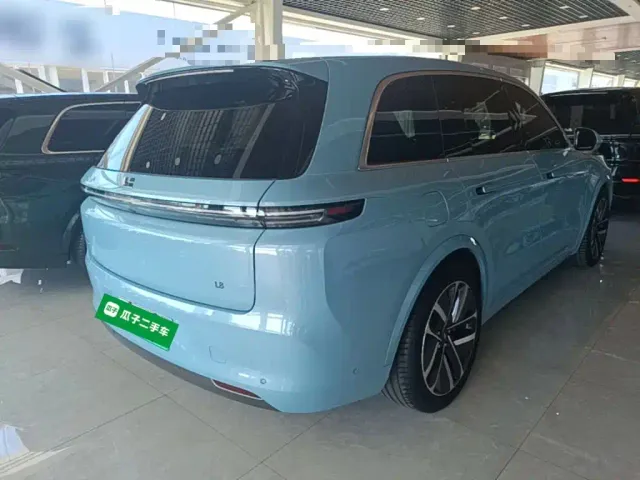Li Auto L8 — Фото автомобиля 4