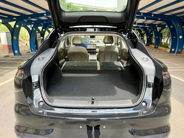 IM Motors LS6 — Фото автомобиля 12