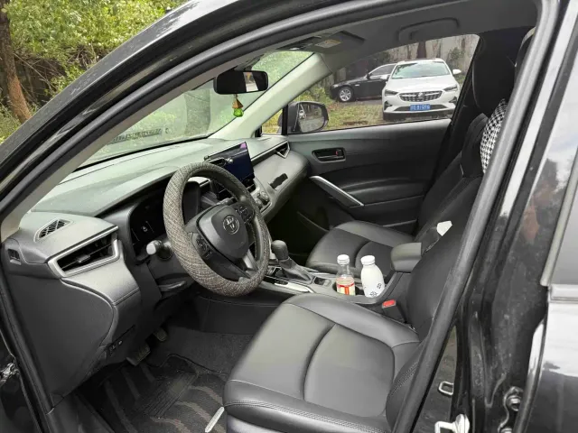 Toyota Corolla Cross — Фото автомобиля 9