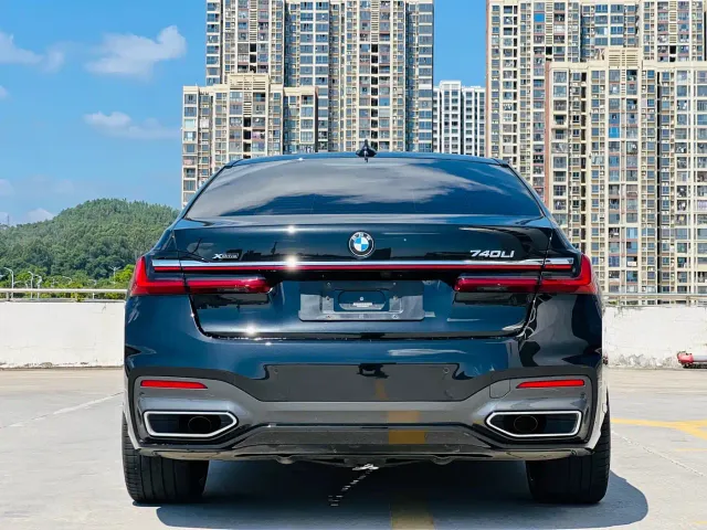 BMW 7 Series — Фото автомобиля 15