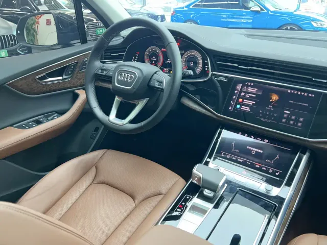 Audi Q7 — Фото автомобиля 23