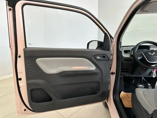 Wuling Hongguang Mini EV — Фото автомобиля 14