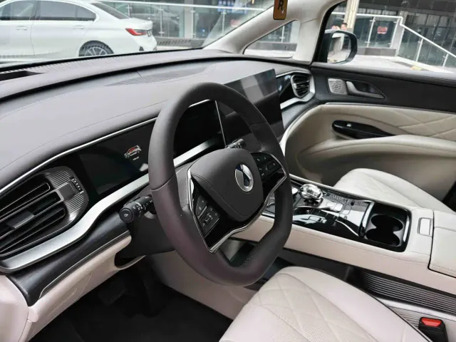 Denza Denza D9 2024 DM-i 980 AWD Flagship — Фото автомобиля 11