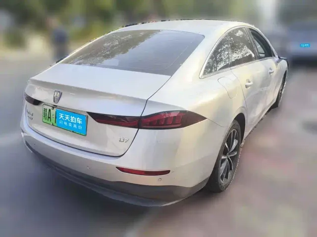 Roewe D7 — Фото автомобиля 5