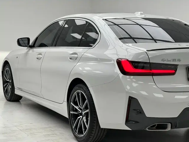 BMW 3 Series — Фото автомобиля 8