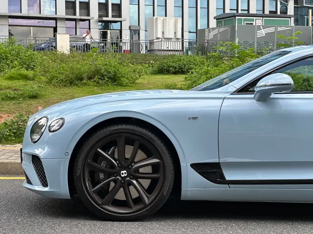Bentley Continental 2022 4.0T GT V8 — Фото автомобиля 6