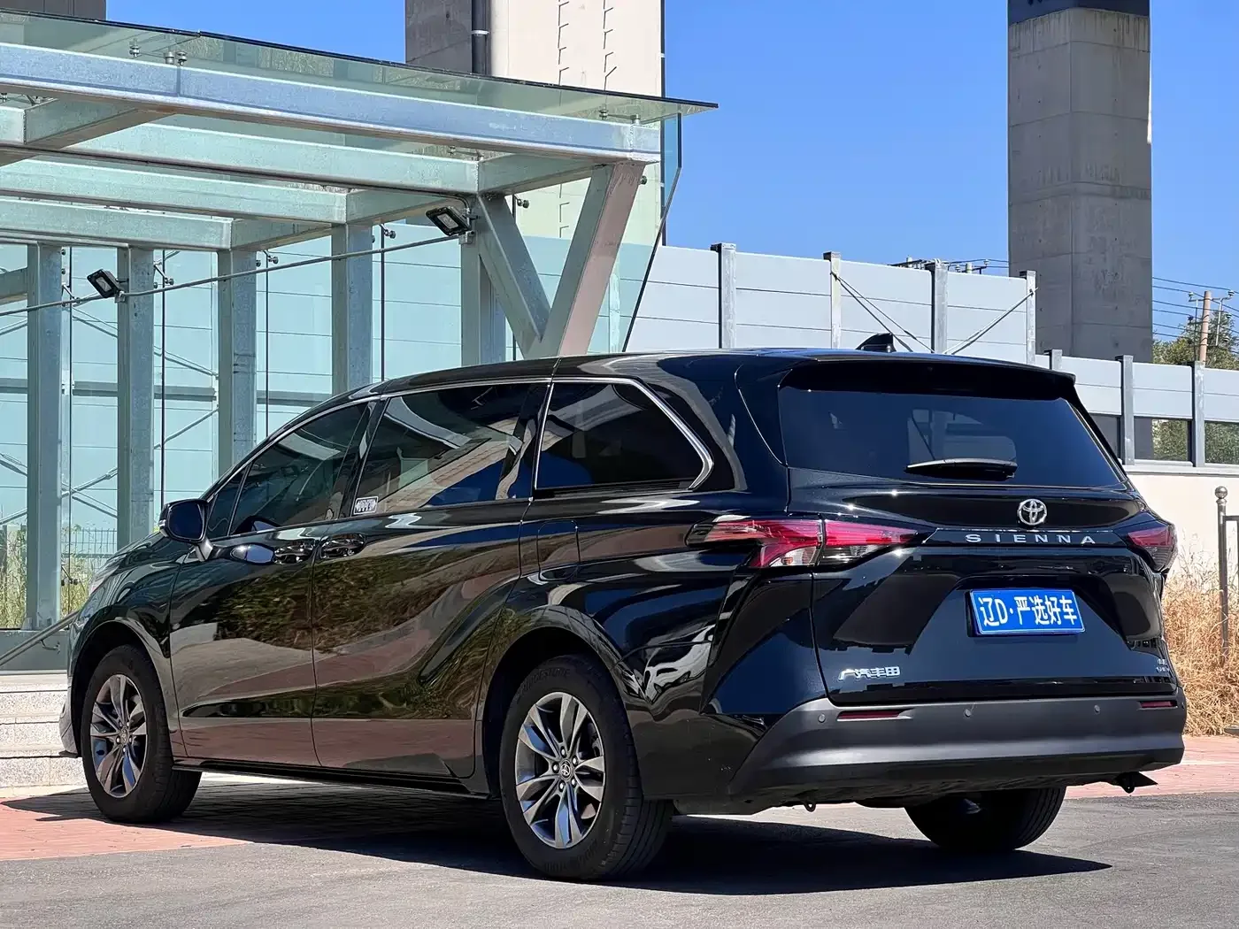 Toyota Toyota Sienna 2026 Model 2.5L Hybrid 2WD Comfort Edition — Фото автомобиля 6