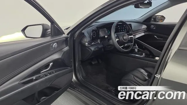 Hyundai Avante CN7 — Фото автомобиля 15