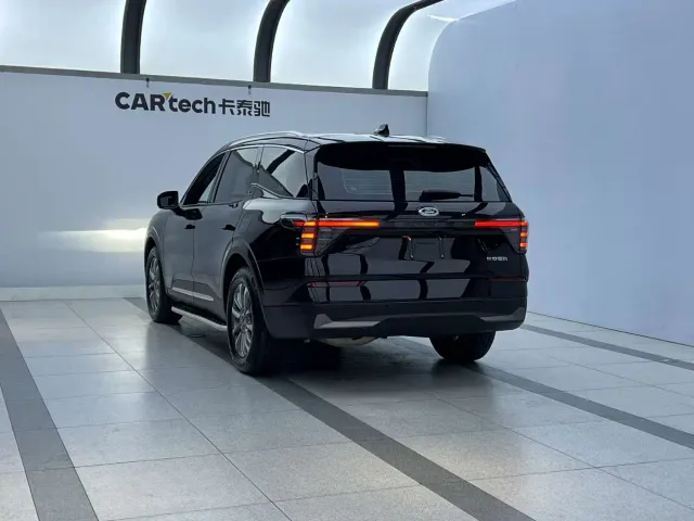 Ford Edge — Фото автомобиля 4