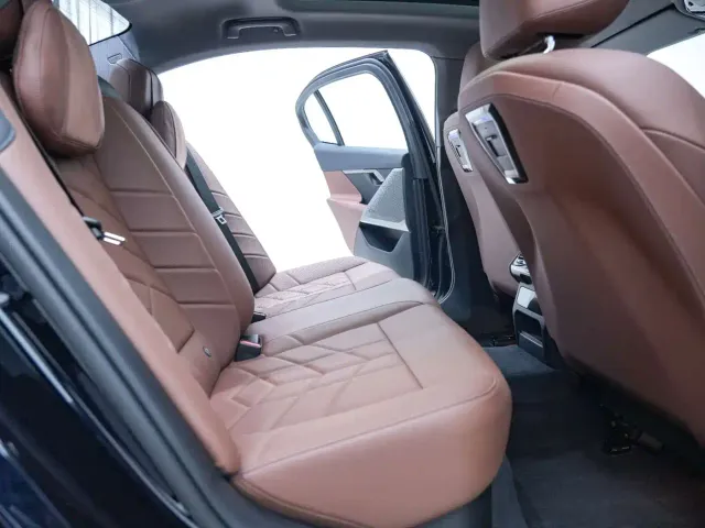BMW 5 Series — Фото автомобиля 24