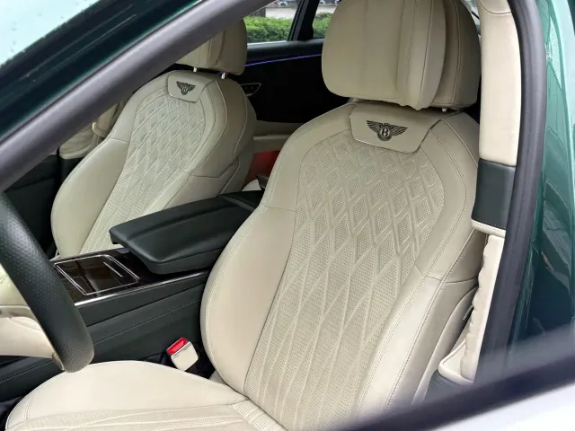 Bentley Flying Spur — Фото автомобиля 5