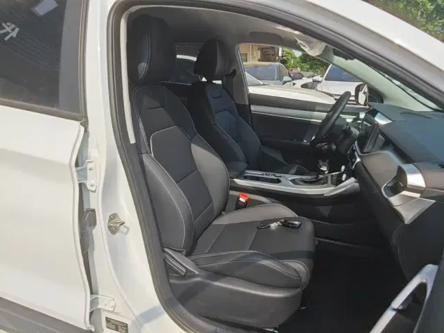 Geely Binyue — Фото автомобиля 24