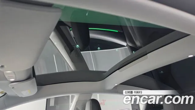Tesla Model 3 — Фото автомобиля 23