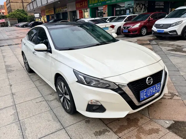 Nissan Teana — Фото автомобиля 3