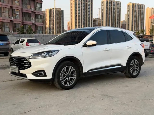 Ford Escape — Фото автомобиля 2