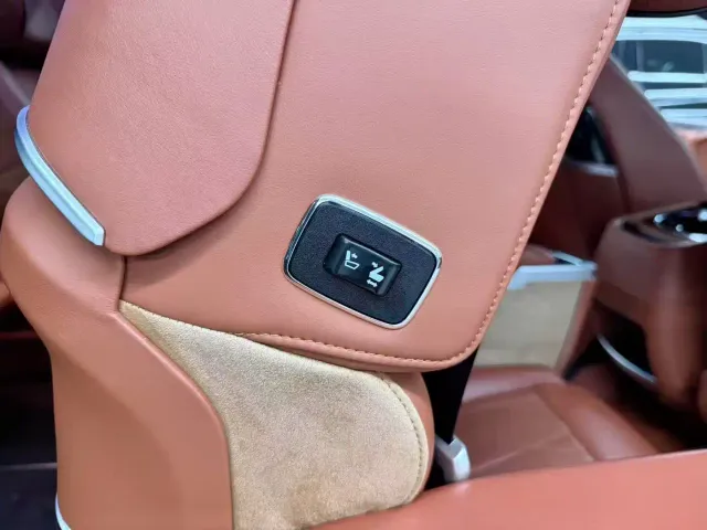 Mercedes-Benz Vito 2021 2.0T Elite 7-Seater — Фото автомобиля 27