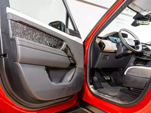 Land Rover Range Rover Sport — Фото автомобиля 8