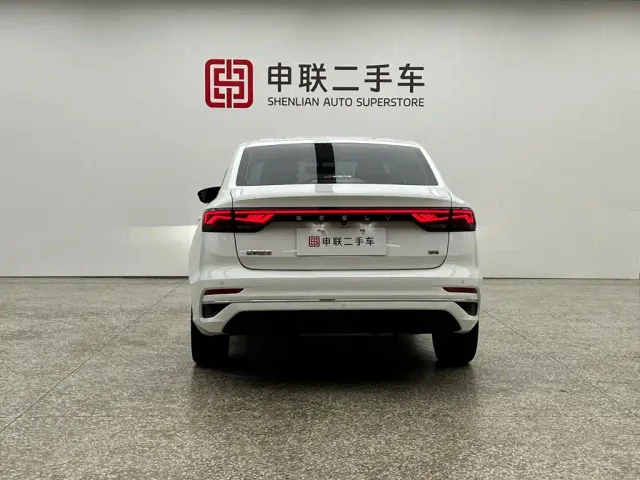 Geely Emgrand — Фото автомобиля 12