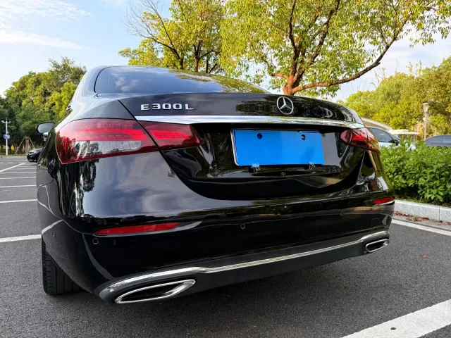 Mercedes-Benz E-Class — Фото автомобиля 10