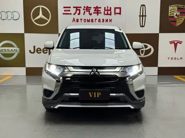 Mitsubishi Outlander — Фото автомобиля 2