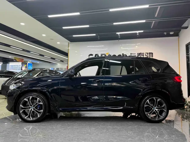 BMW BMW X5 2022 Facelift xDrive 40Li Premium M Sport Package — Фото автомобиля 4