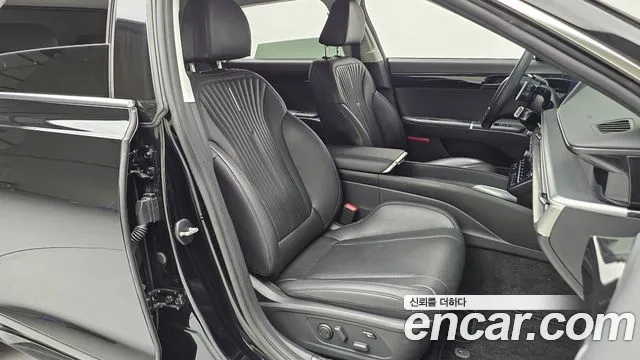 Hyundai Grandeur Grandeur (GN7) 2.5 Бензин 2WD — Фото автомобиля 11