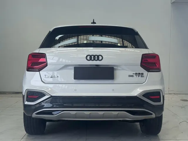 Audi Q2L — Фото автомобиля 5