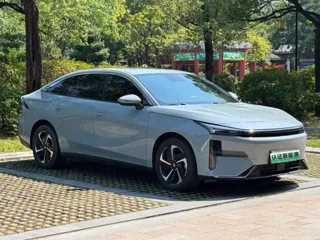 Geely Galaxy L6 — Фото автомобиля 3