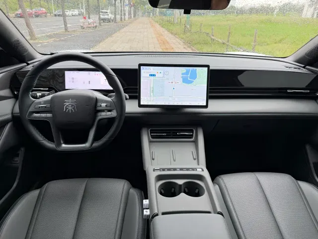 BYD Qin L — Фото автомобиля 6